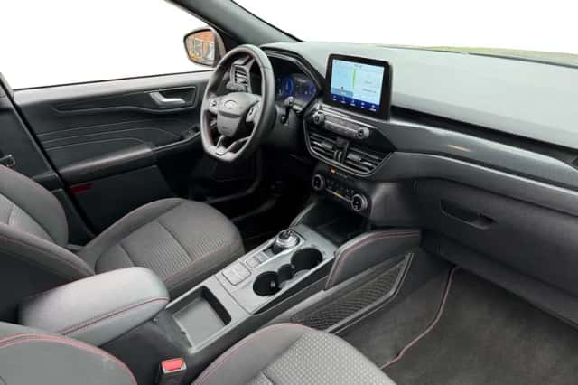 Ford Kuga (2023) thumbnail 3