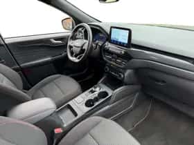 Ford Kuga (2023) thumbnail 3