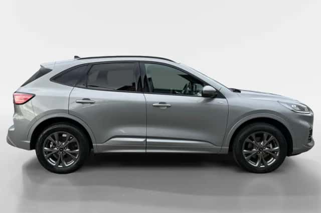 Ford Kuga (2023) thumbnail 4