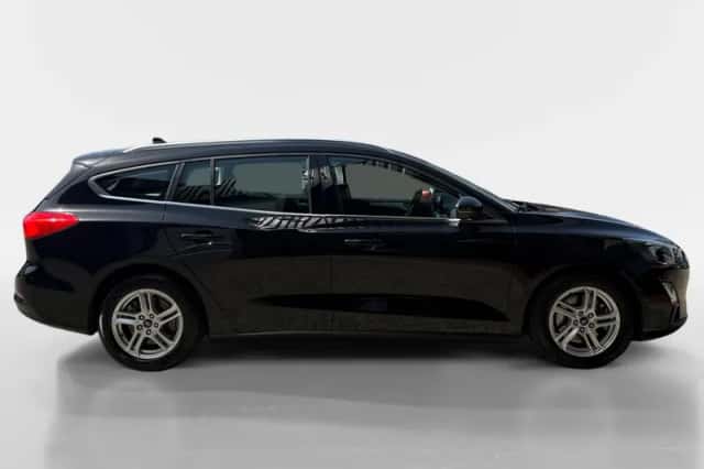 Ford Focus (2021) thumbnail 4