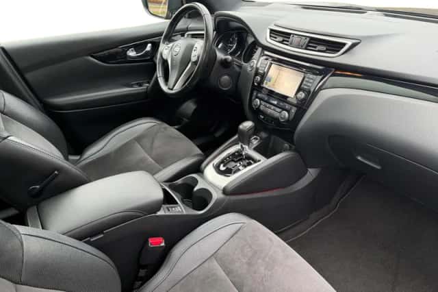 Nissan Qashqai (2017) thumbnail 3