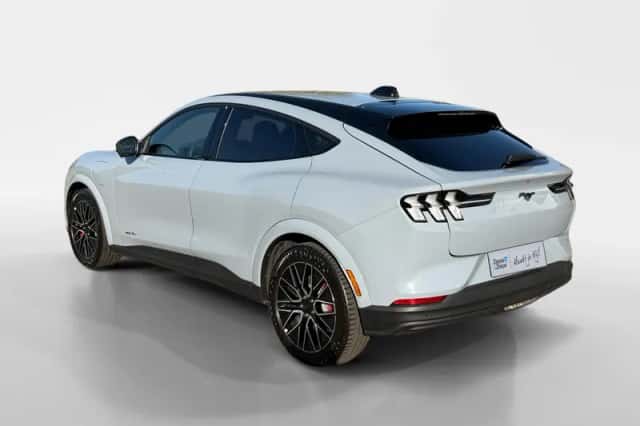Ford Mustang Mach-E (2026) thumbnail 13
