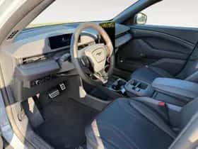 Ford Mustang Mach-E (2026) thumbnail 16
