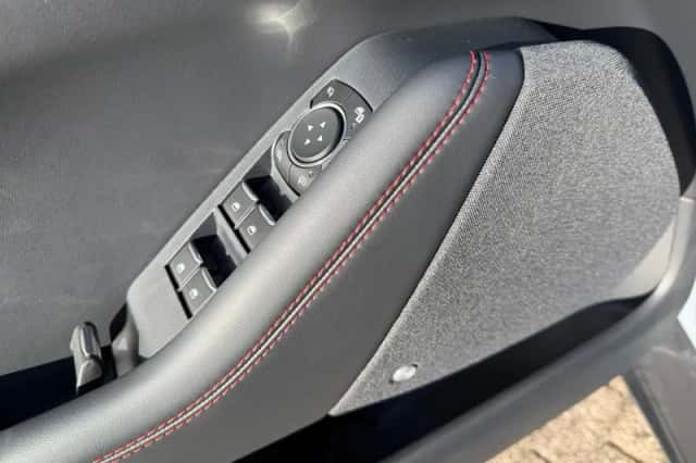 Ford Mustang Mach-E (2026) thumbnail 22