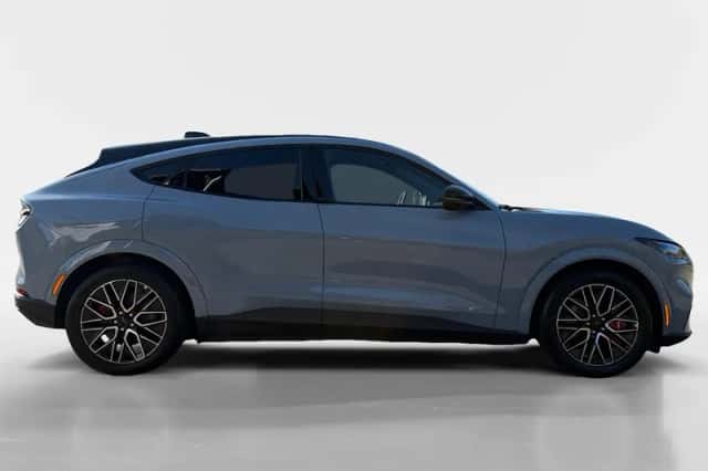 Ford Mustang Mach-E (2026) thumbnail 5