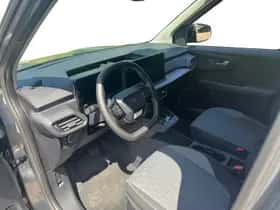 Ford E-Transit (2025) thumbnail 18