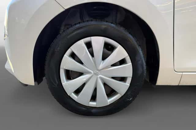 Toyota Aygo (2018) thumbnail 16