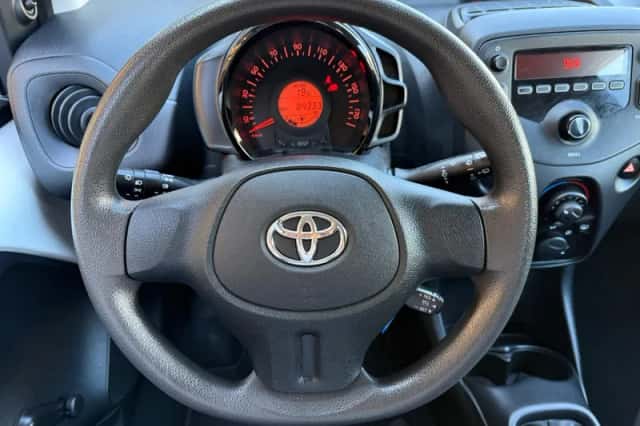 Toyota Aygo (2018) thumbnail 19