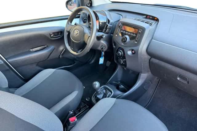 Toyota Aygo (2018) thumbnail 3