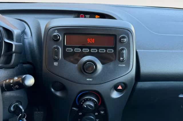 Toyota Aygo (2018) thumbnail 24