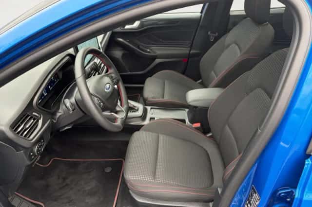 Ford Focus (2025) thumbnail 5