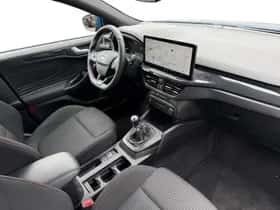 Ford Focus (2023) thumbnail 3