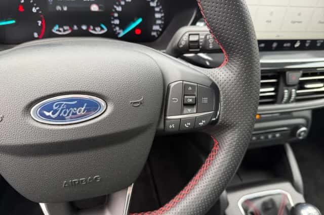 Ford Focus (2023) thumbnail 21