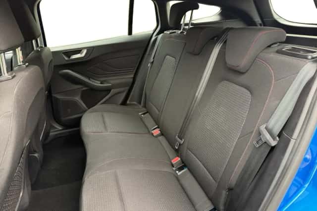 Ford Focus (2023) thumbnail 6