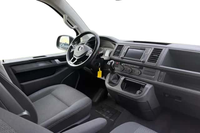 Volkswagen California (2016) thumbnail 14