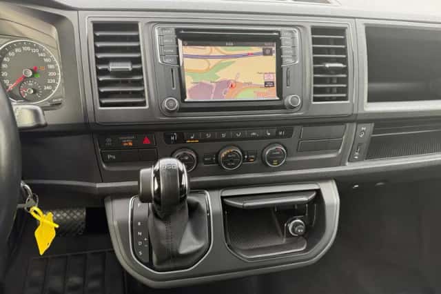 Volkswagen California (2016) thumbnail 32