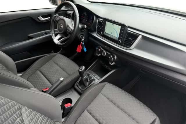 Kia Rio (2020) thumbnail 3