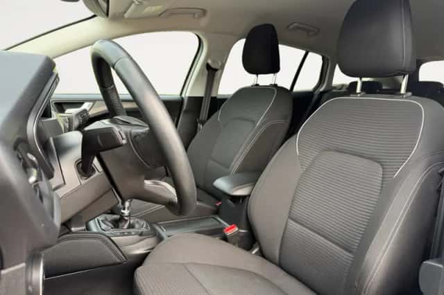 Ford Focus (2020) thumbnail 5