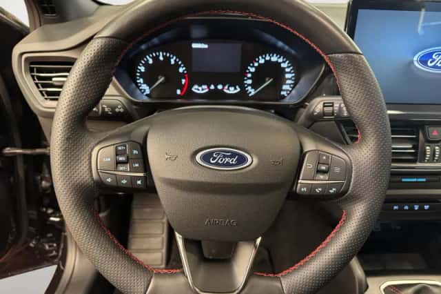 Ford Focus (2023) thumbnail 2