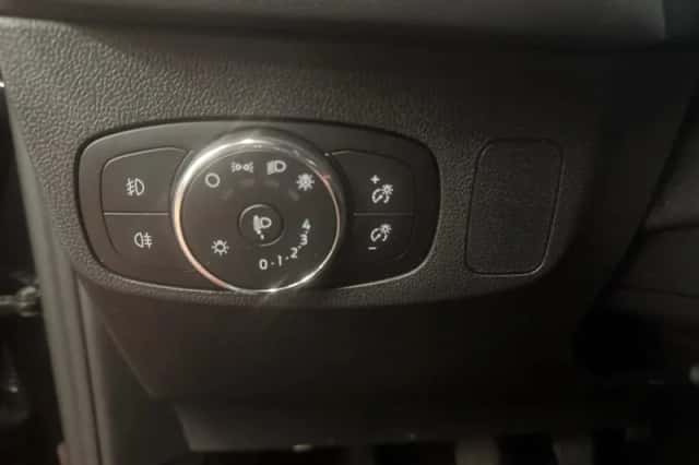 Ford Focus (2023) thumbnail 11