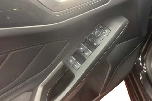 Ford Focus (2023) thumbnail 18