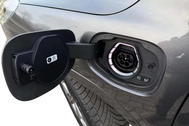 Ford Kuga (2023) thumbnail 14