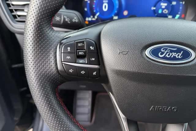 Ford Kuga (2023) thumbnail 23