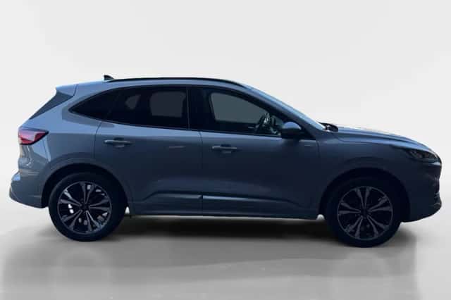 Ford Kuga (2022) thumbnail 4