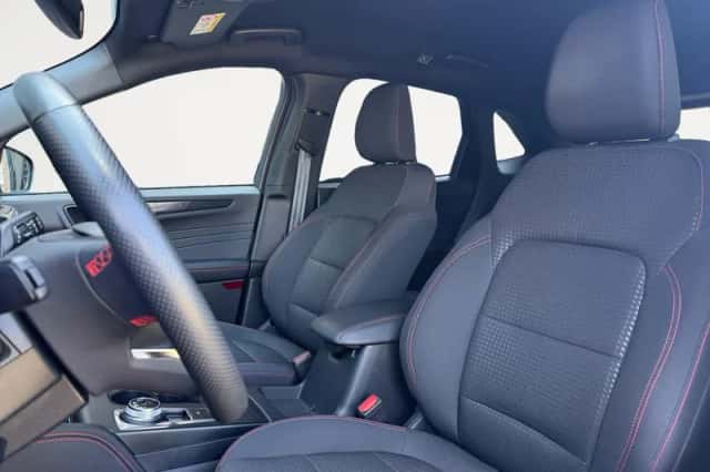 Ford Kuga (2022) thumbnail 5