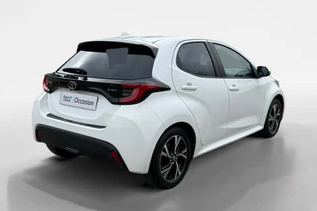 Toyota Yaris (2024) thumbnail 2