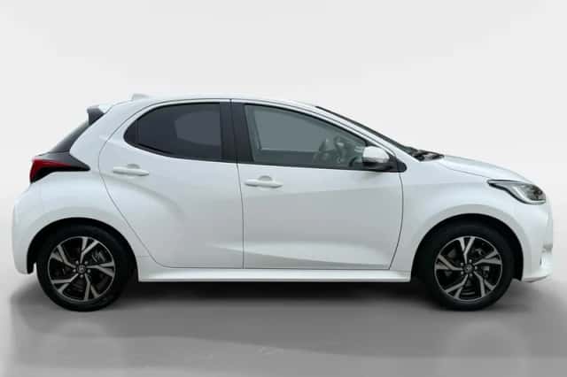 Toyota Yaris (2024) thumbnail 4