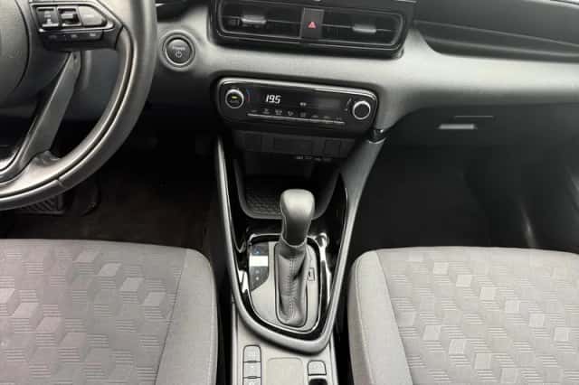 Toyota Yaris (2024) thumbnail 8