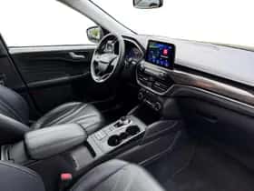 Ford Kuga (2022) thumbnail 3