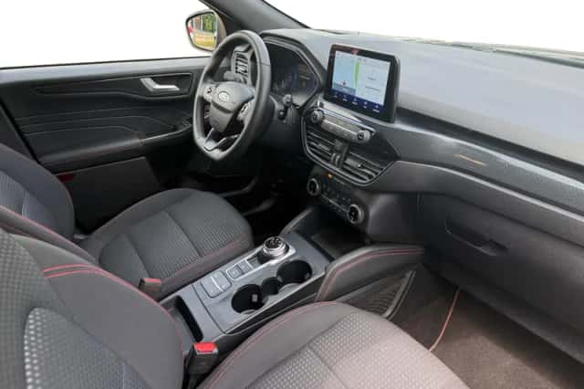 Ford Kuga (2023) thumbnail 3
