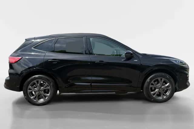 Ford Kuga (2023) thumbnail 4