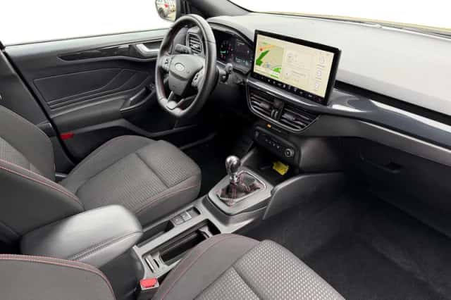 Ford Focus (2023) thumbnail 12