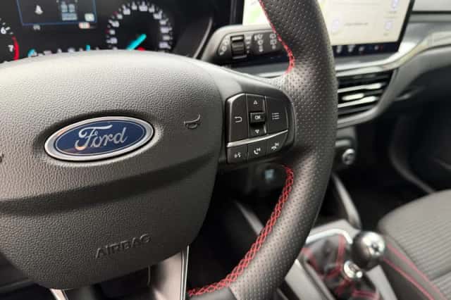 Ford Focus (2023) thumbnail 22