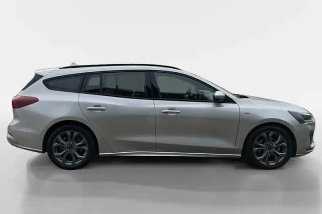 Ford Focus (2023) thumbnail 4