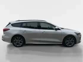 Ford Focus (2023) thumbnail 4