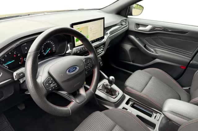 Ford Focus (2023) thumbnail 6