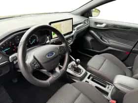 Ford Focus (2023) thumbnail 6
