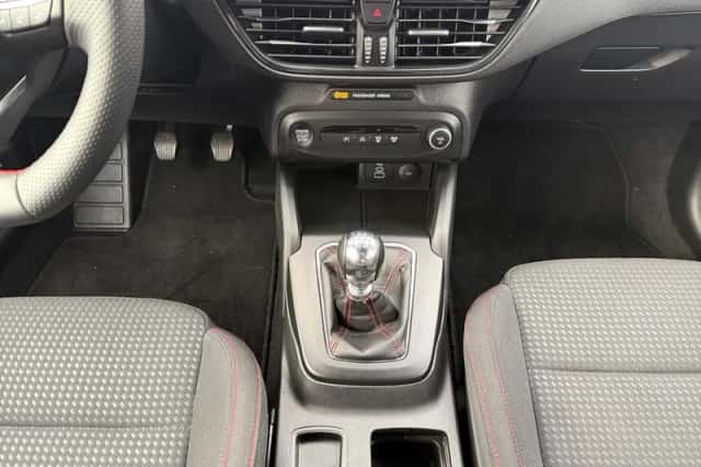 Ford Focus (2023) thumbnail 7