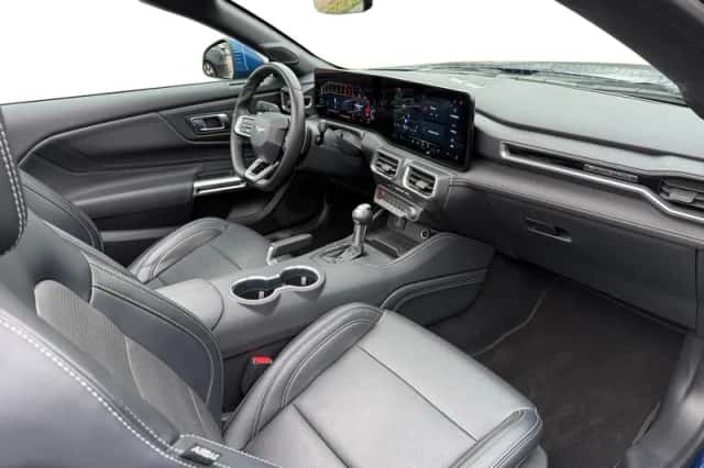 Ford Mustang (2025) thumbnail 3