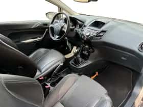 Ford Fiesta (2012) thumbnail 3
