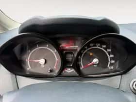 Ford Fiesta (2012) thumbnail 23