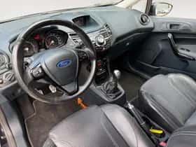 Ford Fiesta (2012) thumbnail 24