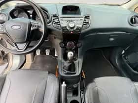 Ford Fiesta (2012) thumbnail 9