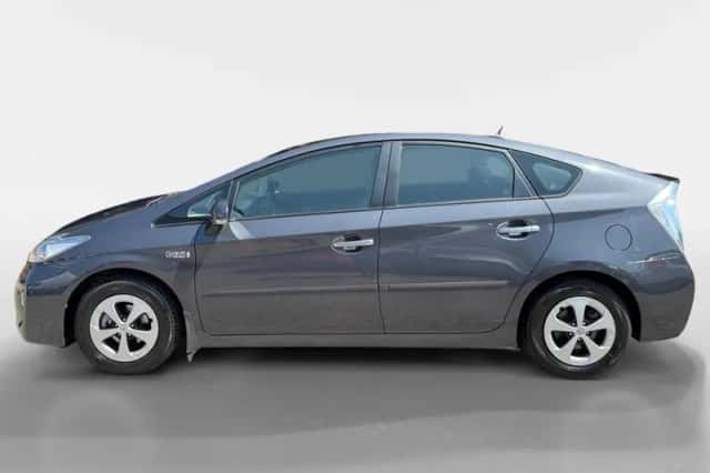 Toyota Prius (2013) thumbnail 4
