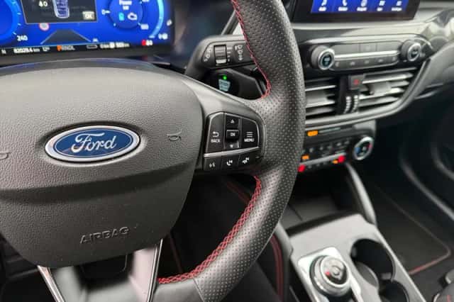 Ford Kuga (2023) thumbnail 21