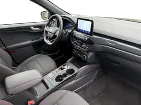 Ford Kuga (2023) thumbnail 5
